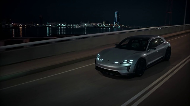 Video Reference: Automotive parking light, Car, Wheel, Vehicle, Automotive lighting, Hood, Tire, Automotive tire, Automotive design, Alloy wheel