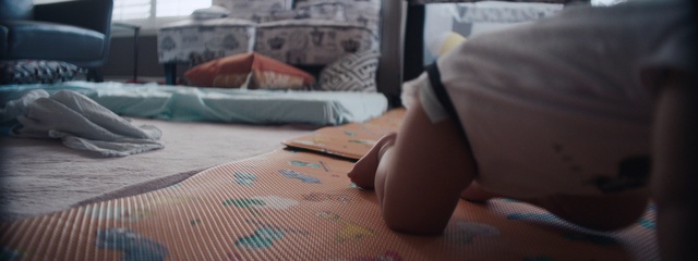 Video Reference: Comfort, Textile, Wood, Flooring, Floor, Hardwood, Linens, Bedding, Knee, Human leg