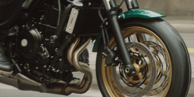 Video Reference: Wheel, Tire, Fuel tank, Motor vehicle, Automotive lighting, Automotive tire, Motorcycle, Vehicle, Tread, Automotive design