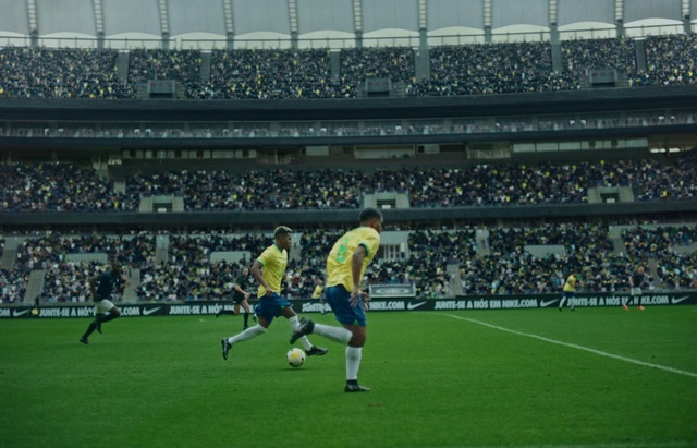 Video Reference: Atmosphere, Soccer, Sports equipment, Player, Fan, Grass, Ball game, Football player, Football, Soccer player