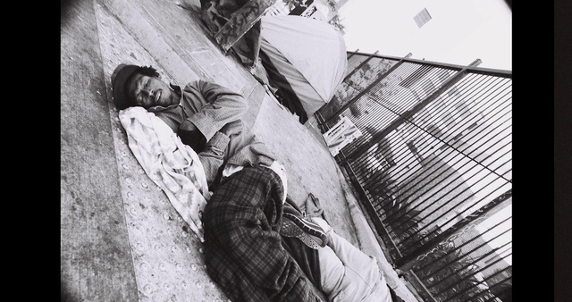 Video Reference: Black-and-white, Style, Flash photography, Tints and shades, Monochrome photography, Monochrome, Human leg, City, Street, Art