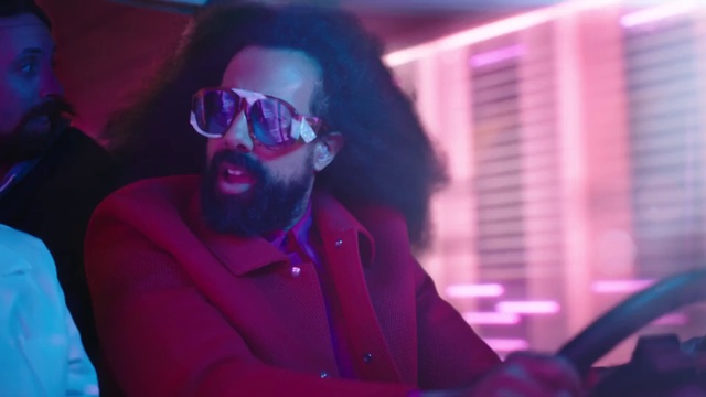 Video Reference: Microphone, Purple, Musician, Vision care, Music artist, Music, Entertainment, Violet, Pink, Audio equipment