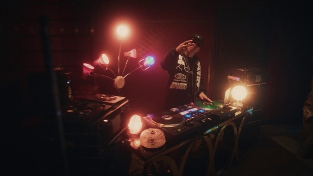 Video Reference: Musician, Concert, Music, Automotive lighting, Disc jockey, Deejay, Performing arts, Entertainment, Audio equipment, Electronic instrument