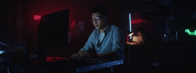 Video Reference: Glasses, Entertainment, Music artist, Flash photography, Music, Performing arts, Audio equipment, Musician, Event, Darkness