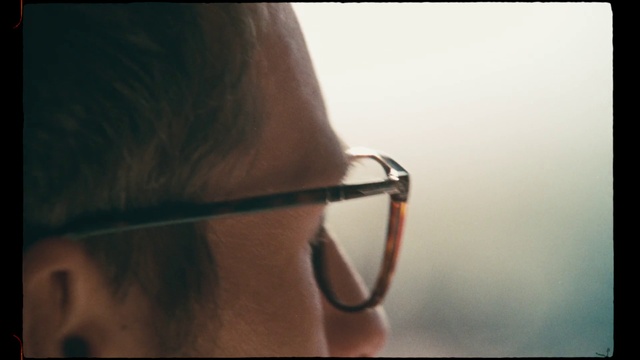 Video Reference: Glasses, Vision care, Eye glass accessory, Eyewear, Eyelash, Tints and shades, Personal protective equipment, Macro photography, Transparent material, Facial hair