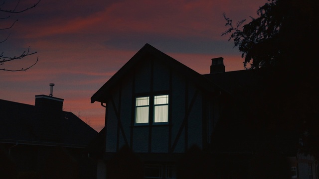 Video Reference: Cloud, Sky, Atmosphere, Window, Building, Afterglow, Dusk, Sunset, Atmospheric phenomenon, Sunrise