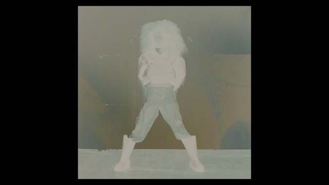 Video Reference: Eye, Sleeve, Gesture, Art, Flash photography, Knee, Painting, Paper, Visual arts, Symmetry