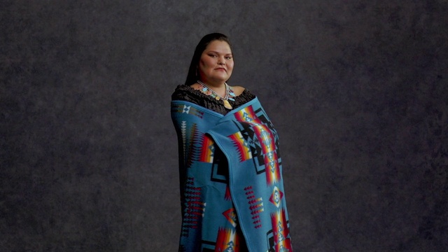 Video Reference: Neck, Sleeve, Waist, Street fashion, Fashion design, Blazer, Silk, Formal wear, Fashion model, Costume design