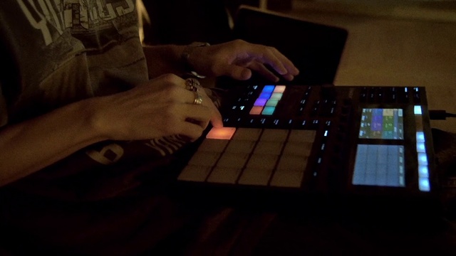 Video Reference: Hand, Electronic instrument, Finger, Audio equipment, Table, Guitar accessory, Gadget, Wood, Nail, Wrist