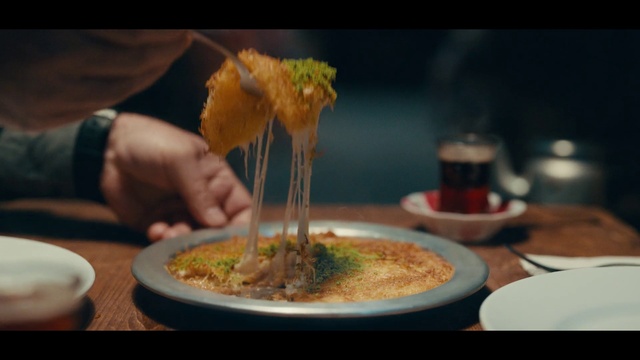 Video Reference: Food, Watch, Tableware, Ingredient, Staple food, Plate, Recipe, Table, Rice noodles, Noodle