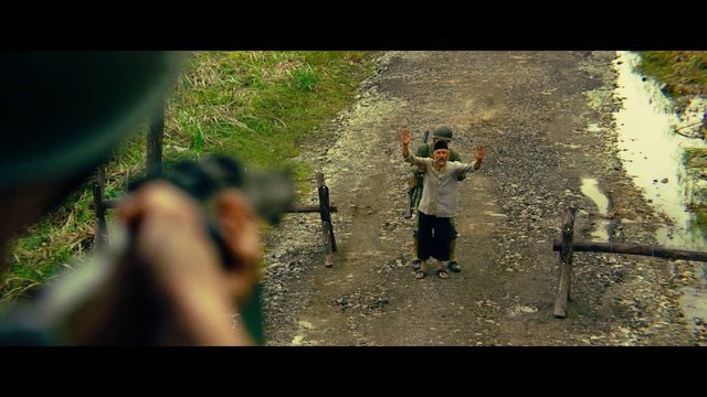 Video Reference: Vertebrate, Plant, People in nature, Flash photography, Organism, Mammal, Gesture, Happy, Grass, Font