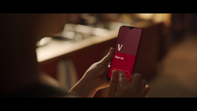 Video Reference: Gesture, Cloud, Finger, Font, Wrist, Gadget, Nail, Thumb, Flash photography, Communication Device