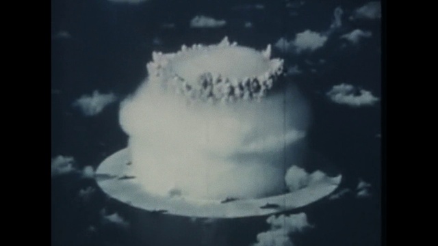 Video Reference: Cloud, Sky, World, Cumulus, Tints and shades, Natural landscape, Meteorological phenomenon, Darkness, Monochrome photography, Art