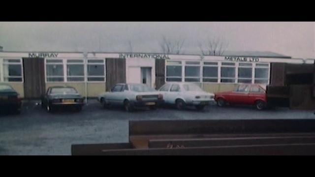 Video Reference: Automotive parking light, Car, Vehicle, Window, Wheel, Building, Motor vehicle, Automotive lighting, Tire, Bus