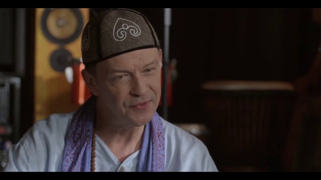 Video Reference: Cap, Flash photography, Baseball cap, Event, Hat, Wrinkle, Fun, T-shirt, Tradition, Room