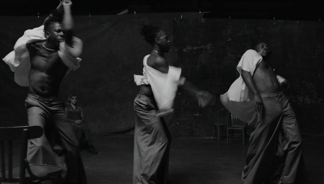 Video Reference: Standing, Performing arts, Entertainment, Gesture, Black-and-white, Choreography, Monochrome photography, Event, Monochrome, Elbow