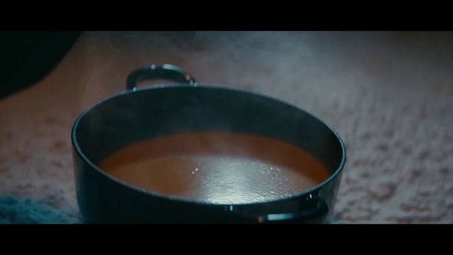 Video Reference: Liquid, Tableware, Fluid, Serveware, Dishware, Cookware and bakeware, Martini glass, Kitchen utensil, Drink, Dish