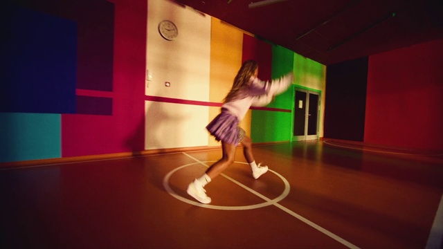 Video Reference: Entertainment, Floor, Flooring, Performing arts, Beauty, Fun, Event, Dance, Performance art, Balance