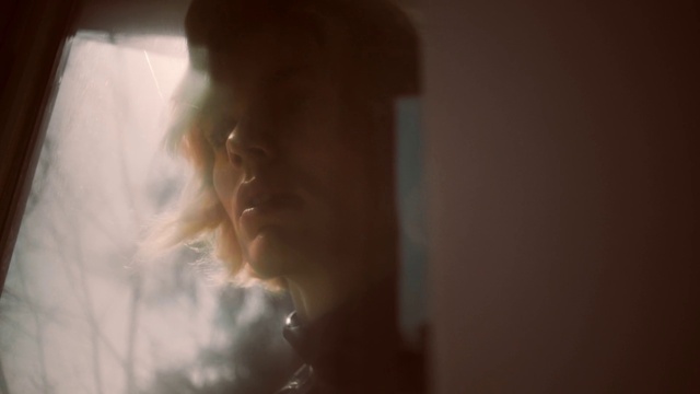 Video Reference: Flash photography, Tints and shades, Eyelash, Window, Lens flare, Darkness, Backlighting, Wood, Shadow, Fun