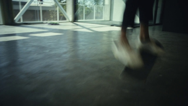 Video Reference: Leg, Wood, Sunlight, Flooring, Floor, Hardwood, Tints and shades, Road surface, Foot, Thigh