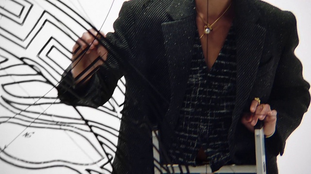 Video Reference: Shoulder, Tartan, Dress shirt, Neck, Sleeve, Collar, Waist, Eyewear, Plaid, T-shirt