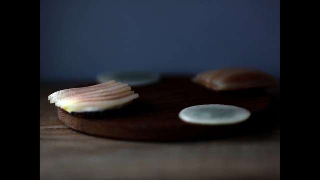 Video Reference: Wood, Liquid, Circle, Macro photography, Fashion accessory, Still life photography, Sweetness, Metal, Rock, Natural material