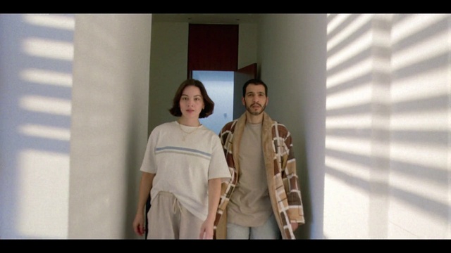 Video Reference: Sleeve, Smile, Fashion design, Event, Fun, Room, Fur, Waist, Belt, T-shirt