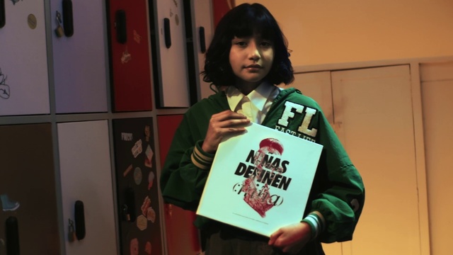 Video Reference: Sleeve, T-shirt, Event, Speech, Job, Room, Hoodie, Font, Top, Public speaking