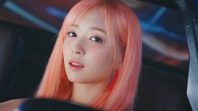 Video Reference: Nose, Face, Cheek, Lip, Eyebrow, Eyelash, Flash photography, Iris, Lipstick, Long hair