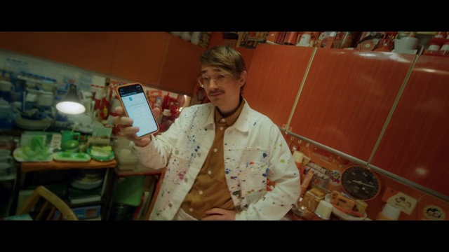 Video Reference: Tie, Communication Device, Fun, Smile, Event, Leisure, Thumb, Recreation, Room, Job