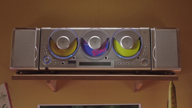 Video Reference: Audio equipment, Material property, Electronic instrument, Gas, Home appliance, Major appliance, Machine, Electrical wiring, Musical instrument accessory, Electric blue