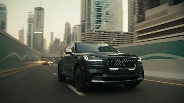 Video Reference: Tire, Wheel, Land vehicle, Vehicle, Car, Building, Grille, Automotive lighting, Automotive tire, Hood