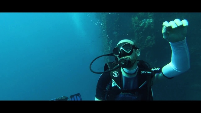 Video Reference: Water, Scuba diving, Divemaster, Underwater diving, Diving equipment, Goggles, Underwater, Fluid, Organism, Aquanaut