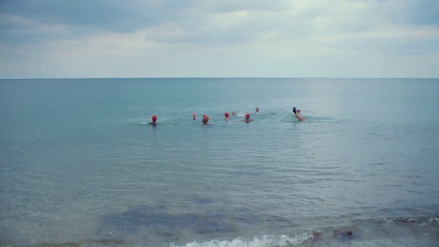 Video Reference: Water, Sky, Cloud, Water resources, Fluid, Coastal and oceanic landforms, Leisure, Wind, Travel, Horizon