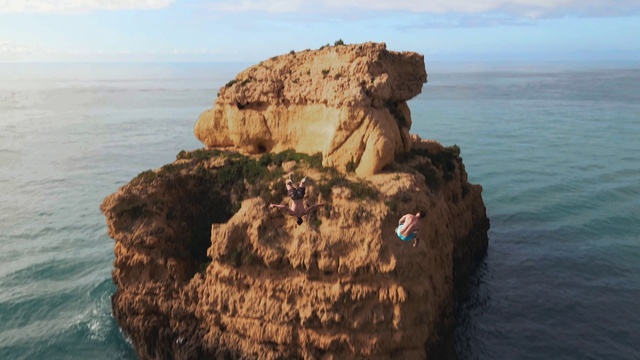 Video Reference: Water, Sky, Cloud, Bedrock, Coastal and oceanic landforms, Terrain, Horizon, Formation, Landscape, Outcrop