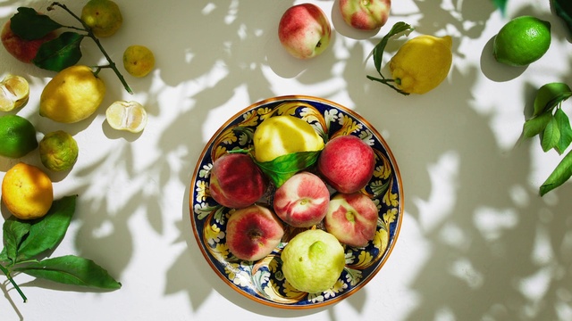 Video Reference: Food, Plant, Tableware, Fruit, Green, Leaf, Natural foods, Ingredient, Seedless fruit, Dishware