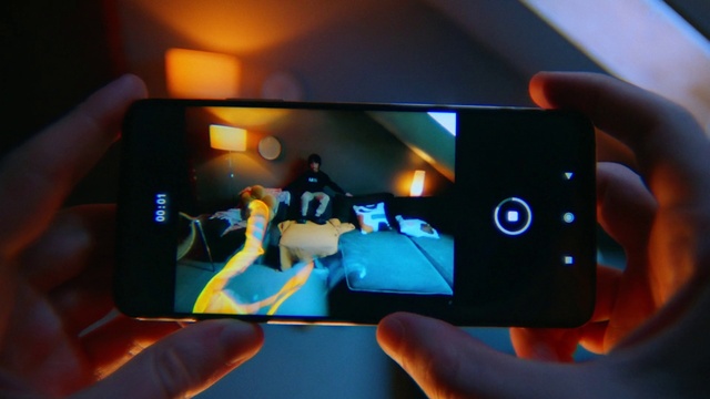 Video Reference: Hand, Mobile phone, Telephone, Mobile device, Telephony, Communication Device, Portable communications device, Gadget, Gesture, Finger