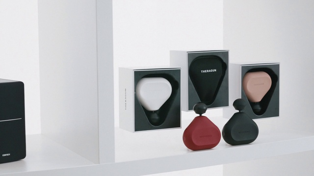 Video Reference: Automotive design, Rectangle, Jewellery, Eyewear, Circle, Fashion accessory, Font, Event, Audio equipment, Body jewelry