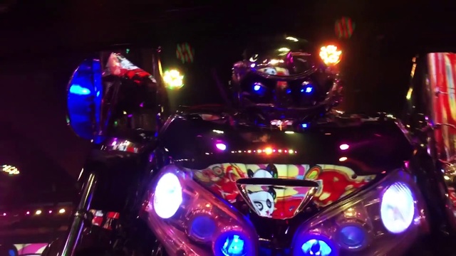Video Reference: Automotive lighting, Vehicle, Automotive design, Purple, Automotive tire, Motor vehicle, Headlamp, Automotive exterior, Fuel tank, Motorcycle