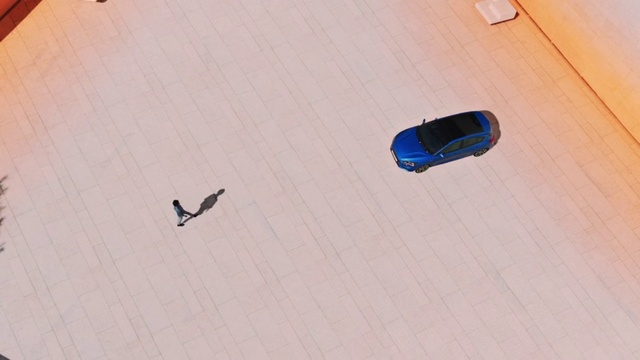 Video Reference: Azure, Automotive lighting, Automotive tire, Wood, Material property, Flooring, Automotive exterior, Rolling, Font, Rectangle