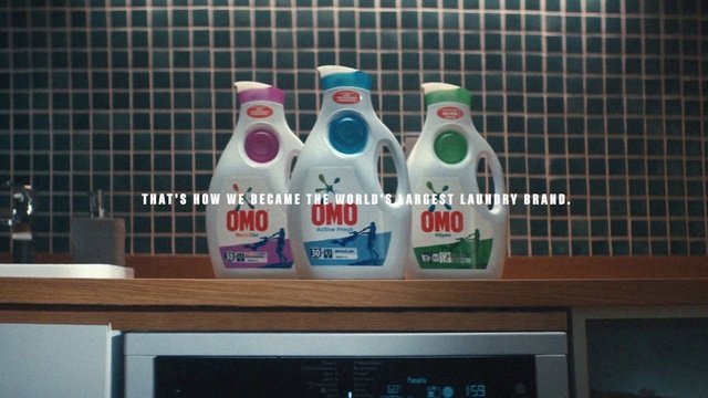 Video Reference: Plastic bottle, Kitchen appliance, Toy, Nail, Machine, Home appliance, Room, Plastic, Shelf, Input device