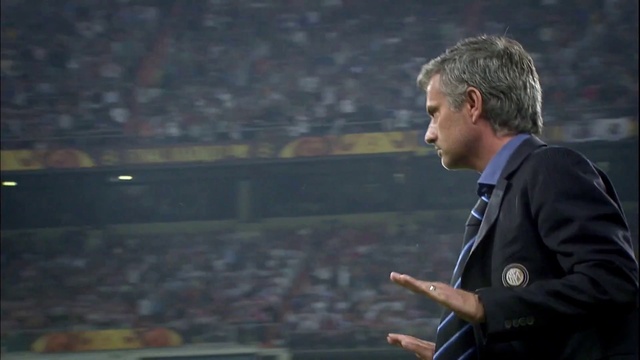 Video Reference: Coat, Gesture, Spokesperson, Event, Microphone, Tie, Audio equipment, Audience, Suit, Speech