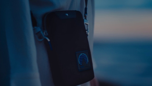 Video Reference: Hood, Automotive lighting, Automotive design, Vehicle door, Communication Device, Gadget, Tints and shades, Automotive exterior, Electric blue, Bumper