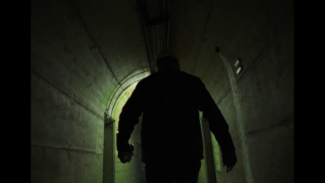 Video Reference: Flash photography, Sleeve, Grey, Tints and shades, Midnight, T-shirt, Darkness, Personal protective equipment, Backlighting, Monochrome