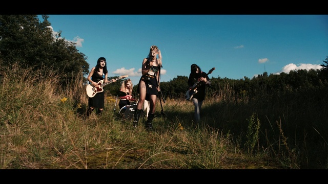 Video Reference: Sky, Plant, Flash photography, People in nature, Natural landscape, Happy, Gesture, Grassland, Grass, Landscape