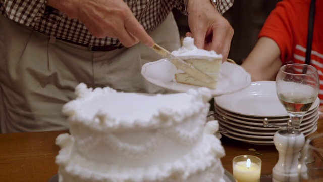 Video Reference: Food, Hand, Cake decorating, Tableware, Ingredient, Recipe, Cake, Cuisine, Dish, Dishware