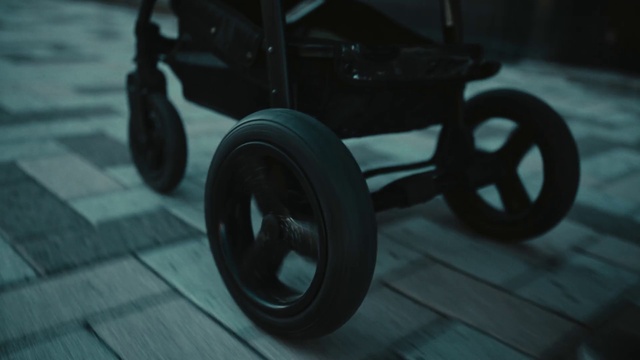 Video Reference: Wheel, Tire, Automotive tire, Tread, Motor vehicle, Automotive design, Synthetic rubber, Alloy wheel, Rolling, Rim