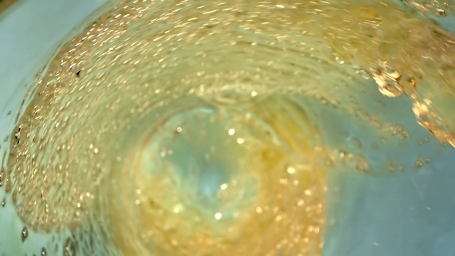 Video Reference: Liquid, Fluid, Water, Astronomical object, Circle, Solvent, Glass, Transparent material, Macro photography, Liquid bubble