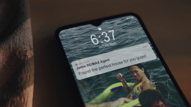 Video Reference: Communication Device, Gadget, Mobile phone, Font, Portable communications device, Electronic device, Multimedia, Publication, Display device, Advertising
