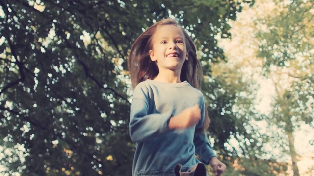 Video Reference: Smile, Plant, People in nature, Leaf, Flash photography, Branch, Happy, Standing, Tree, Gesture